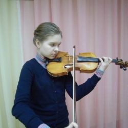 Близнюк Алина, скрипка, преподаватель Лазаренко Елена Алексеевна